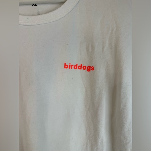 Birddogs Unisex White Paisley Pattern Hummingbird T-Shirt - Picture 2 of 5